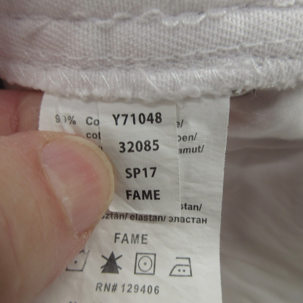 Venus Jeans Womens Size 12 Fame Capri White Cutoffs - Picture 12 of 15
